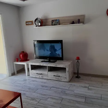 Deluxe Con Piscina Climatizada דירה