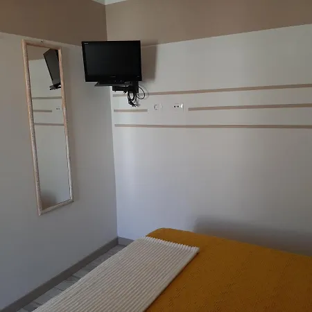 Deluxe Con Piscina Climatizada דירה *