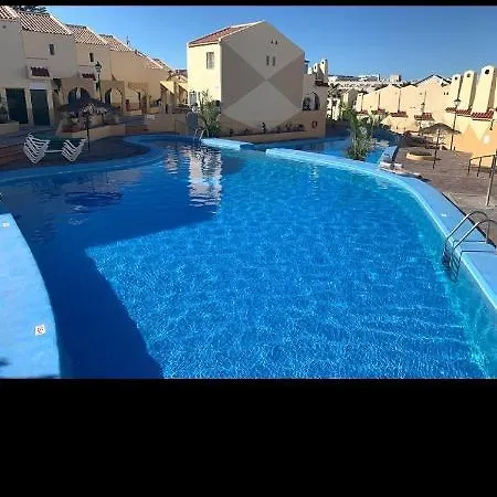 Apartment Deluxe Con Piscina Climatizada